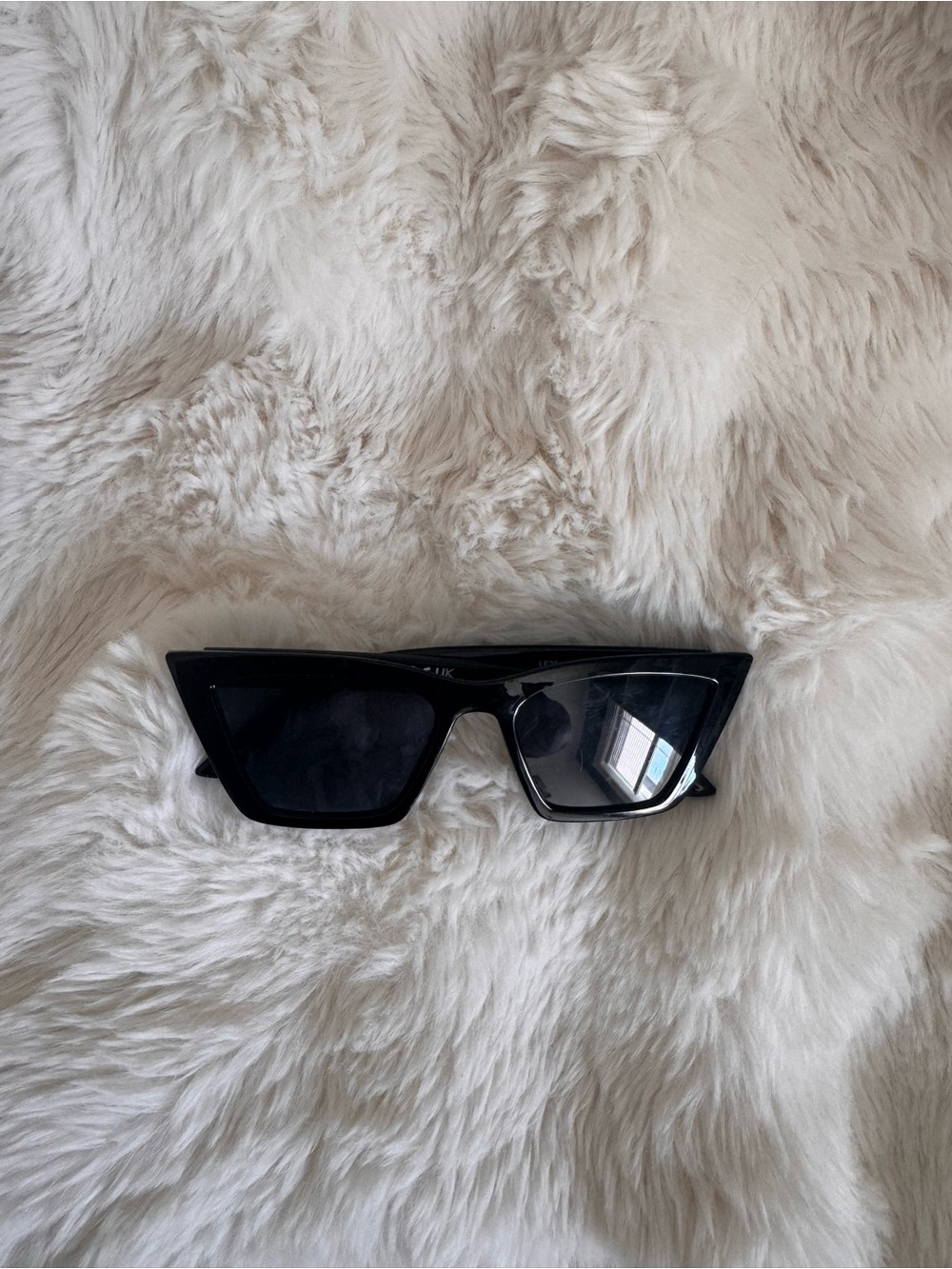Sleek Cat-Eye Black Women's Sunglasses Y2K
